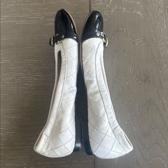AGL VINTAGE Women's Black and White Leather Ballet Flats Gold Buckle Size 36 GUC - Picture 9 of 10
